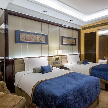 Crowne Plaza Hotel Lanzhou By Ihg Exterior photo