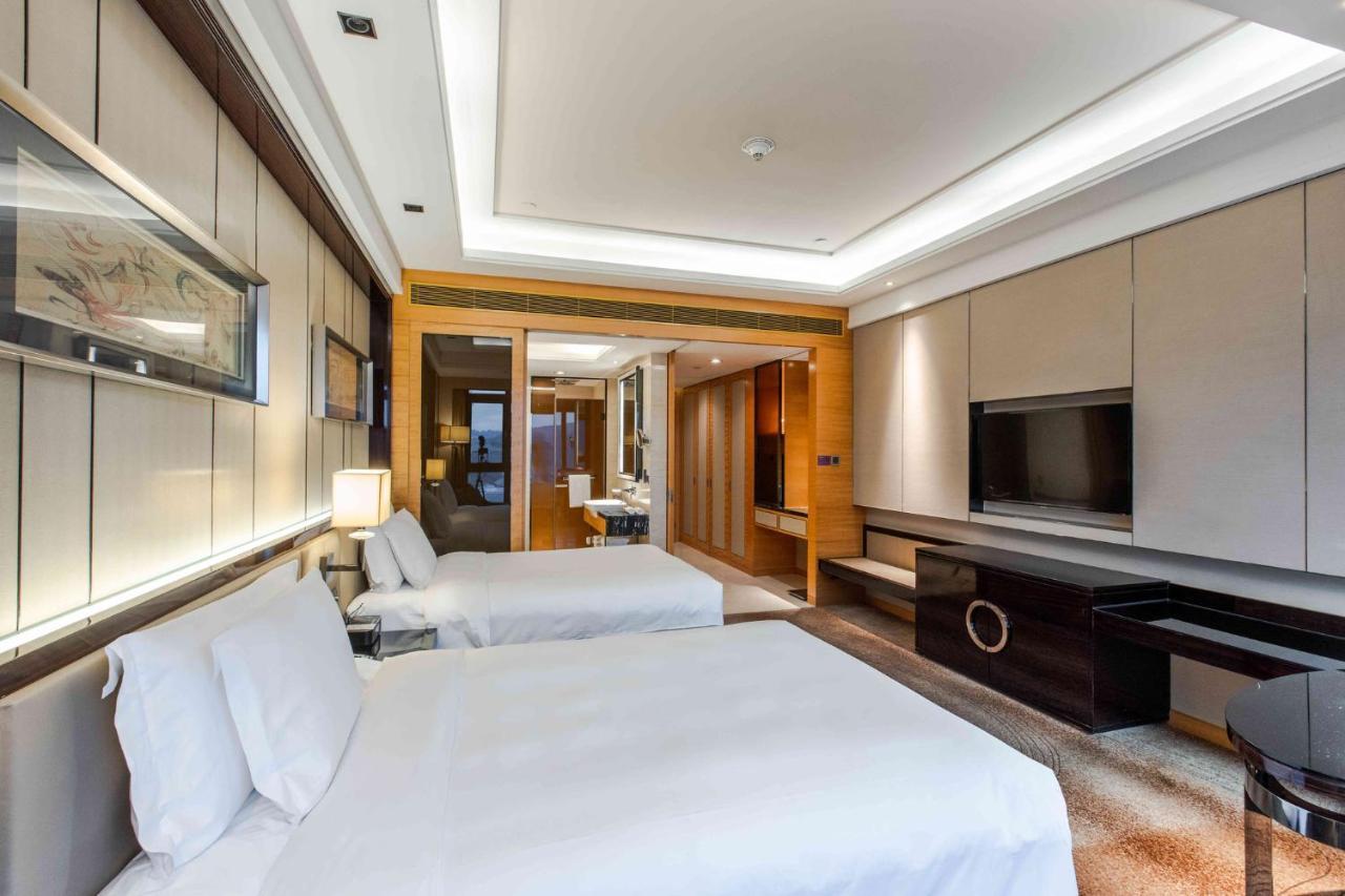 Crowne Plaza Hotel Lanzhou By Ihg Exterior photo
