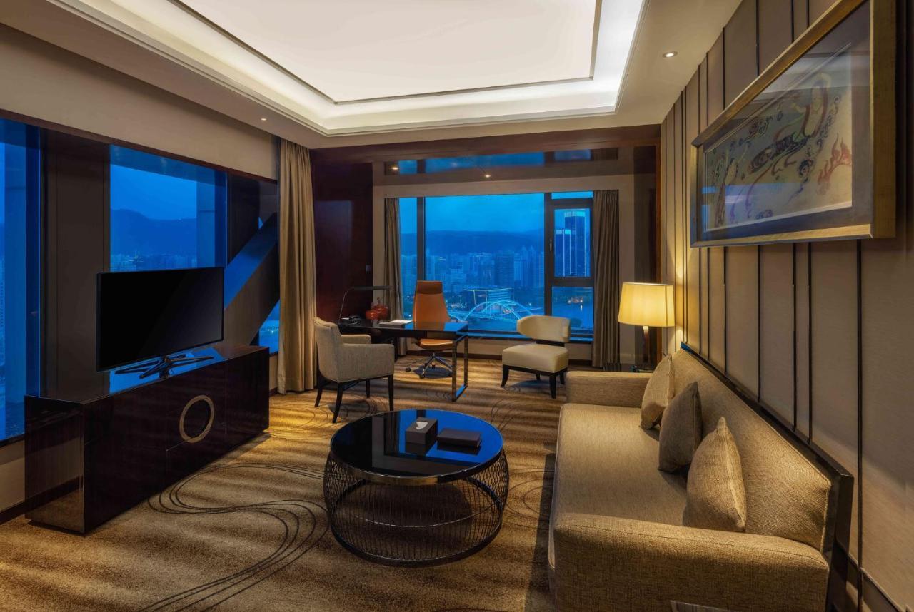 Crowne Plaza Hotel Lanzhou By Ihg Exterior photo