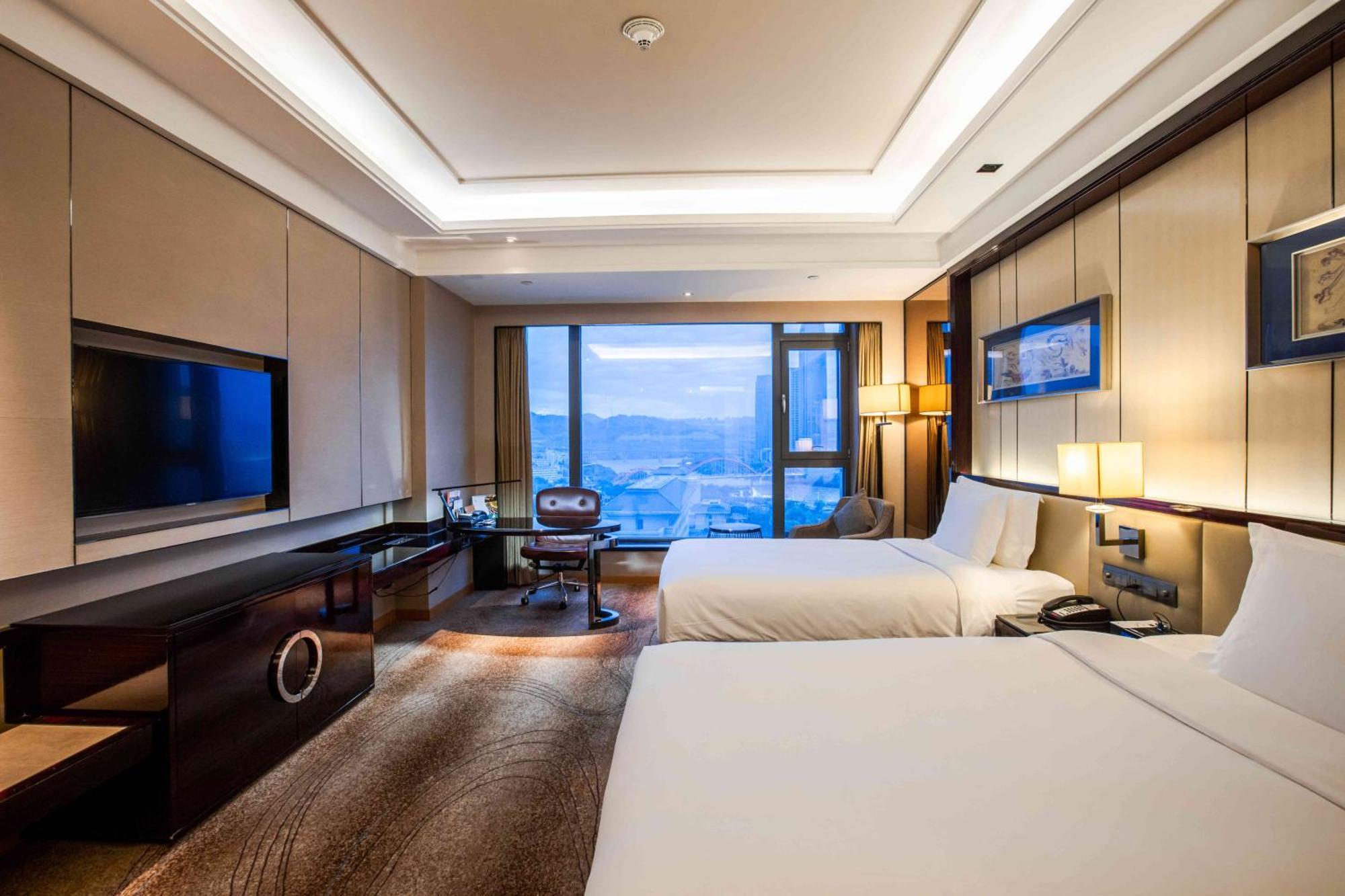 Crowne Plaza Hotel Lanzhou By Ihg Exterior photo